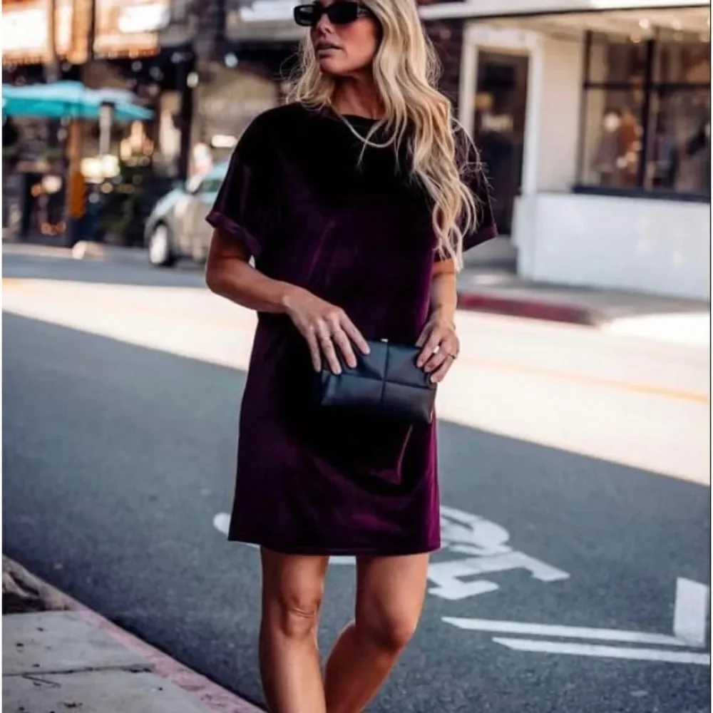 ‎Velvet Wine Dress